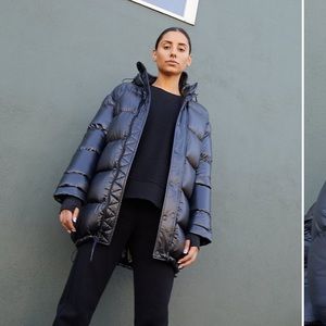 Aritzia Super Puff Mid Length Size Medium